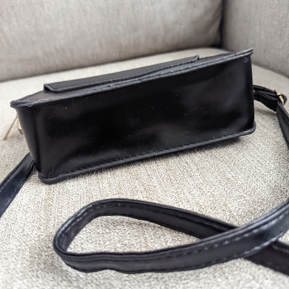 PU leather crossbody bag - Picture 8 of 8